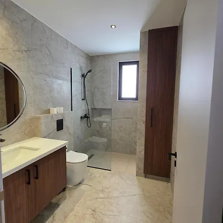 Villa Riviera *